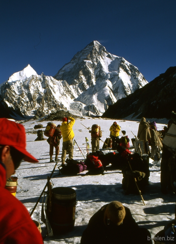 111_Concordia K2 The weather veryvery fine.
We were lucky; many people arriving here, see only clouds.