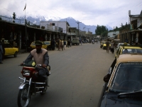 040_Skardu Main Street Main street like anywhere.
Yellow and black remain preferred colours here.
I don't know why.