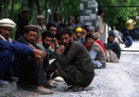 043_Skardu Porters The porters wait in front of the motel to get a hard job with a year's salary earned in 1 week.
The work should be equally divided between the porters from Skardu and the ones on the road to the expedition's destination.