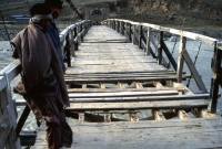 046_Shigar Bridge The good major Zia arranged this.
Then we waited a long time again because only one jeep at a time may cross the bridge.
Here you see why.
Military strategic property; no pictures allowed!